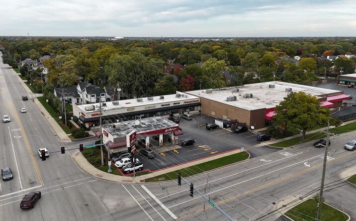 Pictures of Retail, Restaurant property located at 3244 Glenview Rd, Glenview, IL 60025 for lease - image #1