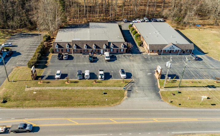 Pictures of Office property located at 484 Williamson Rd, Mooresville, NC 28117 for lease - image #1