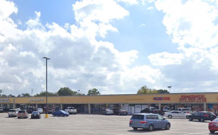 Pictures of Retail property located at 16 Uvalde Rd, Houston, TX 77015 for lease - image #1