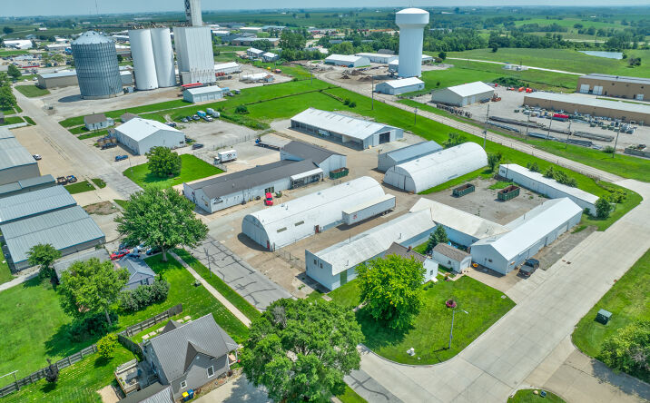 Pictures of Retail, Office, Industrial property located at 221 South St, Pella, IA 50219 for lease - image #1