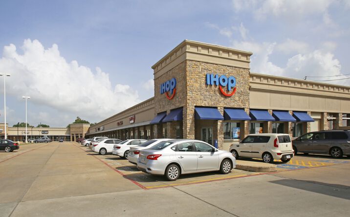 Pictures of Retail property located at 803 East Nasa Road 1, Webster, TX 77598 for lease - image #1