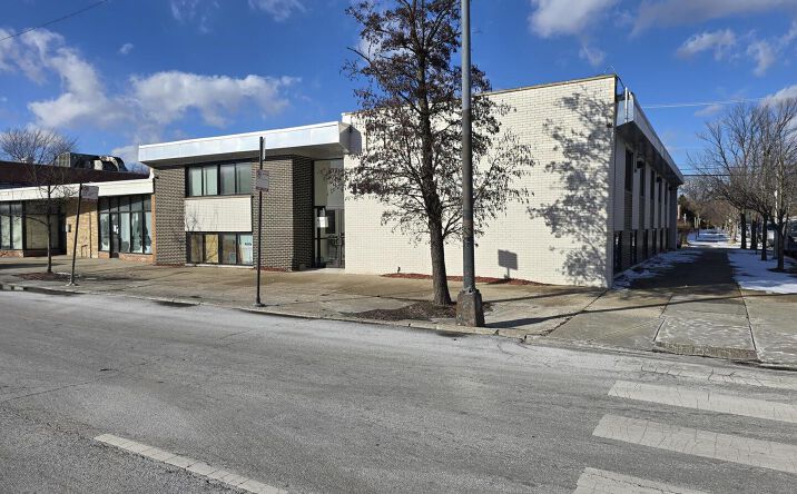 Pictures of Office property located at 3530 W Peterson Avenue, Chicago, IL 60659 for lease - image #1