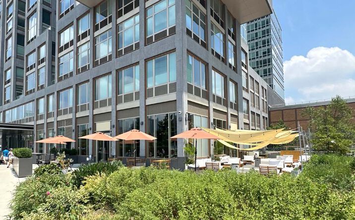 Pictures of Retail, Restaurant property located at 52-03 Center Blvd, New York, NY 11101 for lease - image #1