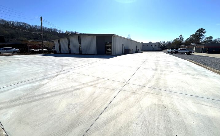 Pictures of Industrial property located at 8 Belcher Dr, Pelham, AL 35124 for lease - image #1