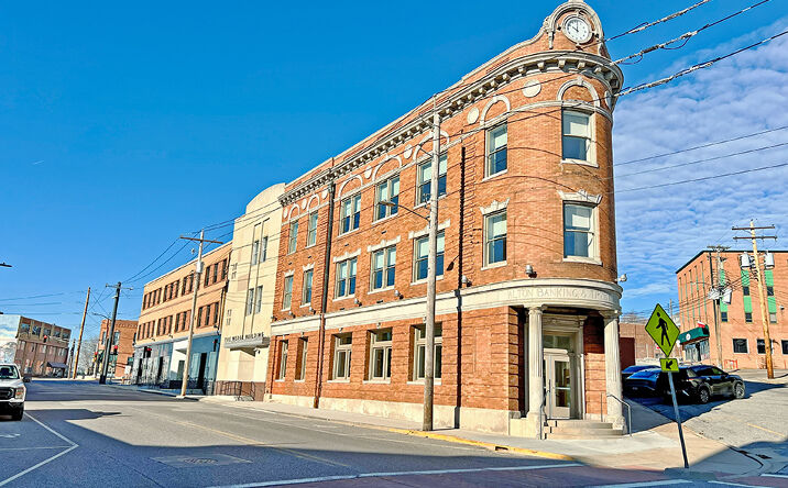 Pictures of Retail, Office, Restaurant property located at 600 E Broadway, Alton, IL 62002 for lease - image #1