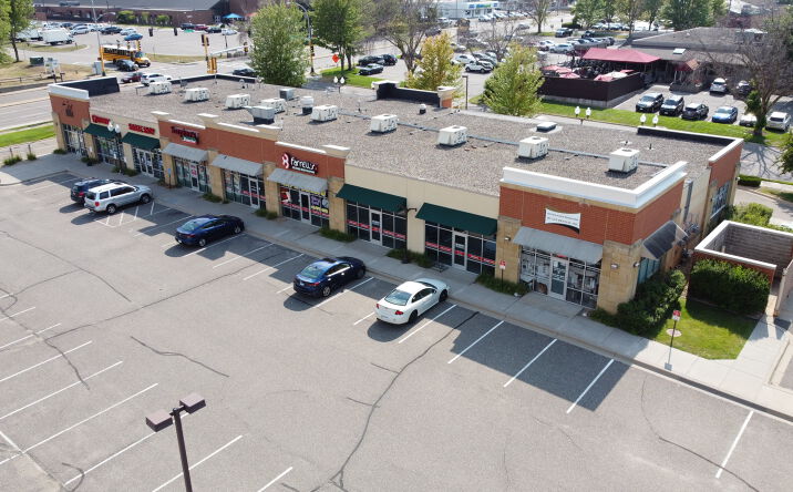 Pictures of Retail property located at 7500 N 42nd Ave, Minneapolis, MN 55427 for lease - image #1