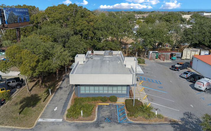 Pictures of Retail property located at 661 Harbor Blvd, Destin, FL 32541 for lease - image #1