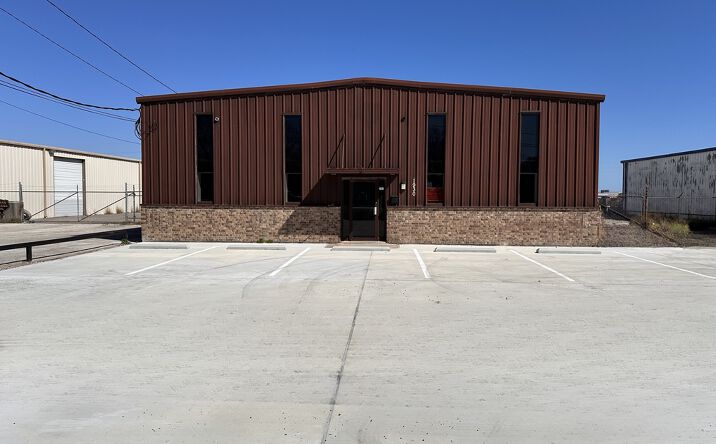 Pictures of Industrial property located at 1930 Suntide Rd, Corpus Christi, TX 78409 for lease - image #1