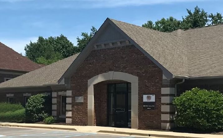 Pictures of Office property located at 373 Meridian Parke Ln Greenwood, IN, Greenwood, IN 46142 for lease - image #1