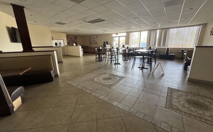 Pictures of Restaurant property located at 2600 Auburn Blvd, Sacramento, CA 95821 for lease - image #1