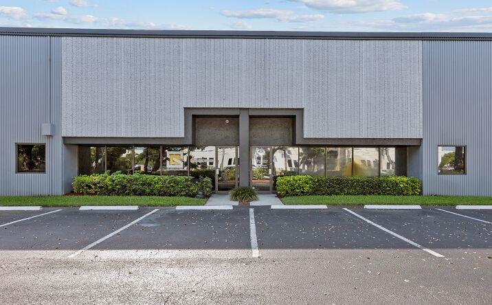 Pictures of Industrial property located at 440-442 South Military Trail, Deerfield Beach, FL 33442 for lease - image #1
