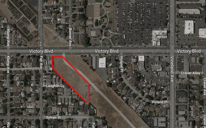Pictures of Retail property located at 11156 Victory Bl, Los Angeles, CA 91606 for lease - image #1