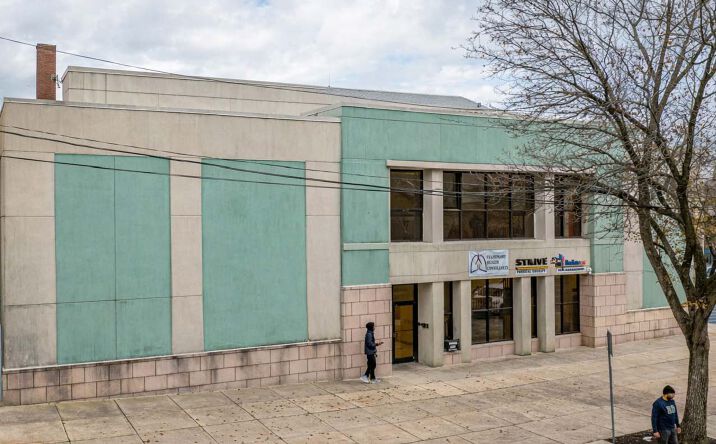 Pictures of Office property located at 415 W Landis Ave, Vineland, NJ 08360 for lease - image #1
