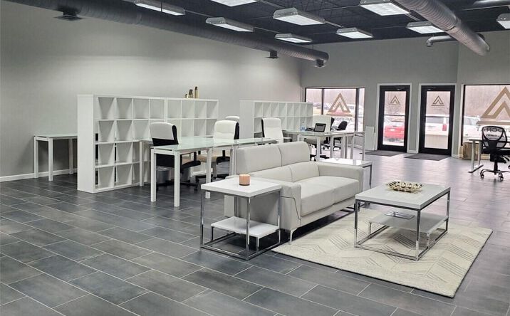 Pictures of Retail property located at 10002 N Ambassador Drive, Kansas City, MO 64153 for lease - image #1