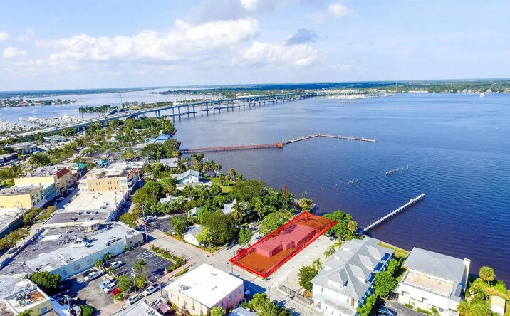 Pictures of Office property located at 101 S Colorado Ave, Stuart, FL 34994 for lease - image #1