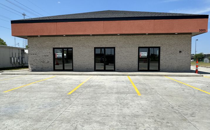 Pictures of Retail, Office, Special Purpose property located at 3003 N Baltimore St, Kirksville, MO 63501 for lease - image #1