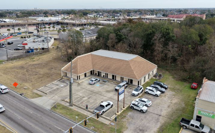 Pictures of Office property located at 1705 Lapalco Blvd, Harvey, LA 70058 for lease - image #1