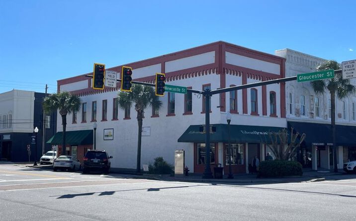 Pictures of Office property located at 400 Gloucester St, Brunswick, GA 31520 for lease - image #1