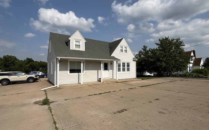 Pictures of Retail, Office property located at 1821 S Baltimore St, Kirksville, MO 63501 for lease - image #1