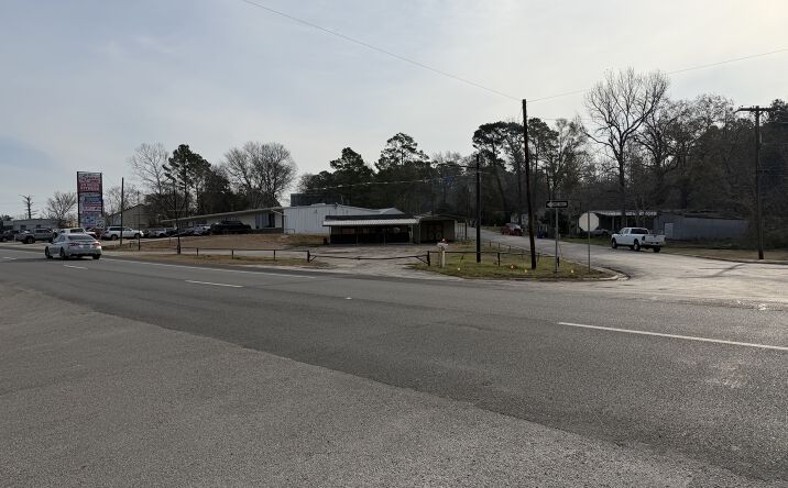 Pictures of Retail, Land, Office property located at 145 Pan American Dr, Livingston, TX 77351 for lease - image #1