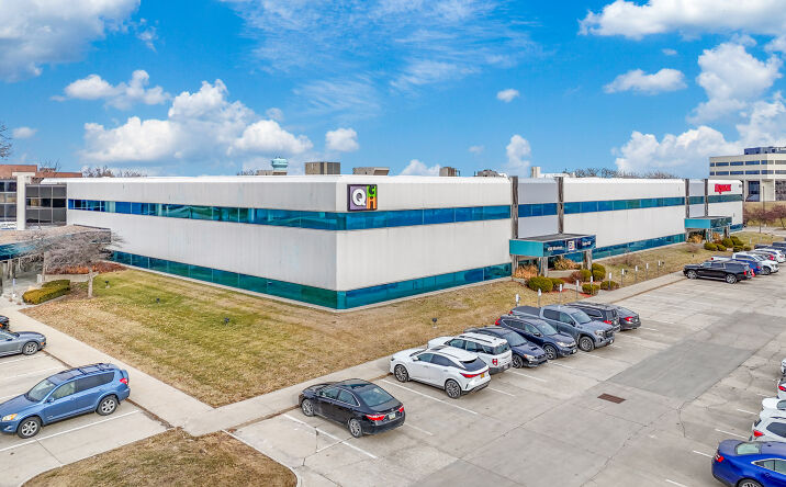 Pictures of Office property located at 4300 Westown Pkwy, West Des Moines, IA 50266 for lease - image #1