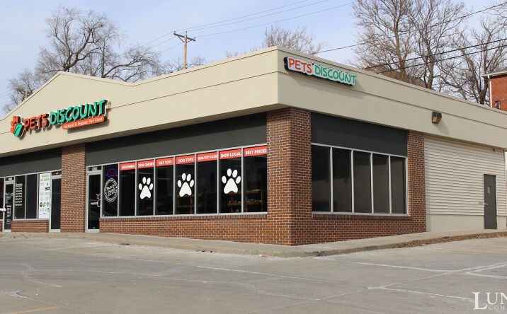 Pictures of Retail property located at 4636 Dodge St, Omaha, NE 68132 for lease - image #1