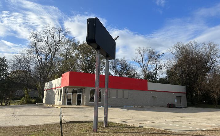 Pictures of Retail property located at 1601 5th Ave, Meridian, MS 39301 for lease - image #1