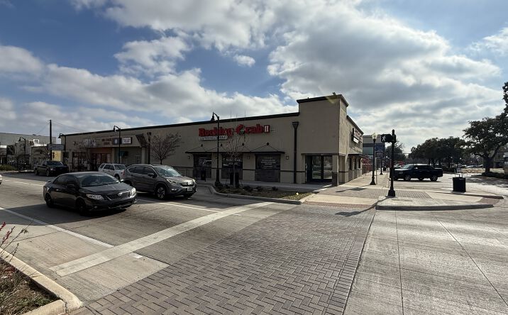 Pictures of Retail property located at 100 E Irving Blvd, Irving, TX 75060 for lease - image #1