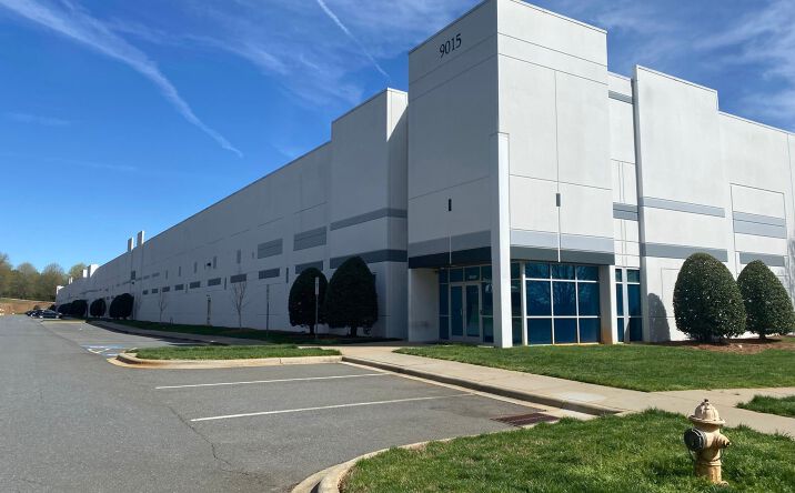 Pictures of Industrial property located at 9015 Air Park W Dr, Charlotte, NC 28214 for lease - image #1