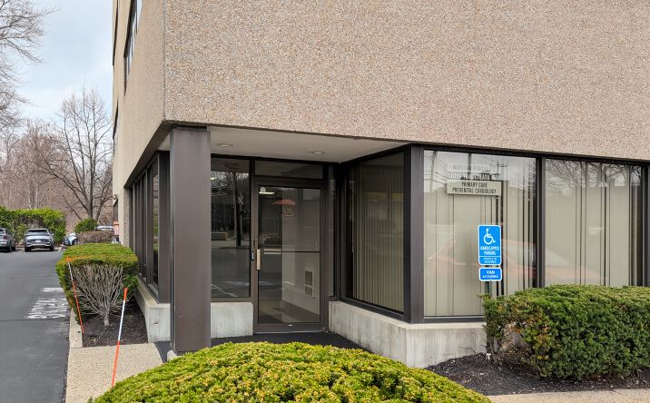 Pictures of Office property located at 1101 Worcester Rd, Framingham, MA 01701 for lease - image #1