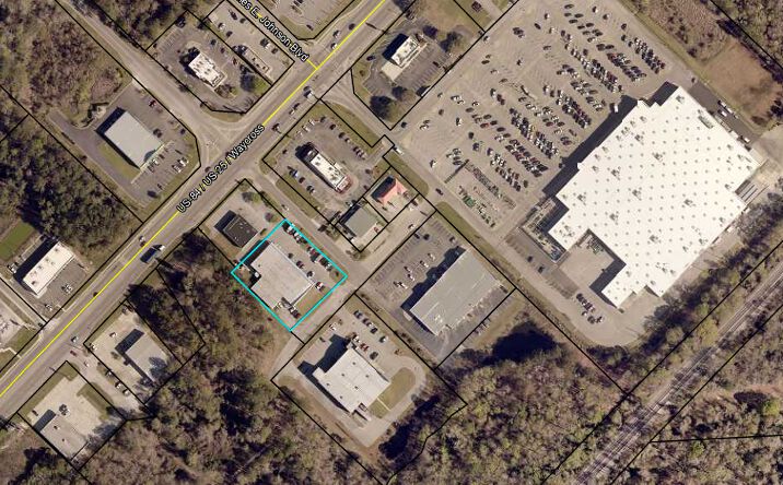 Pictures of Retail property located at 114 Allison Street, Jesup, GA 31545 for lease - image #1