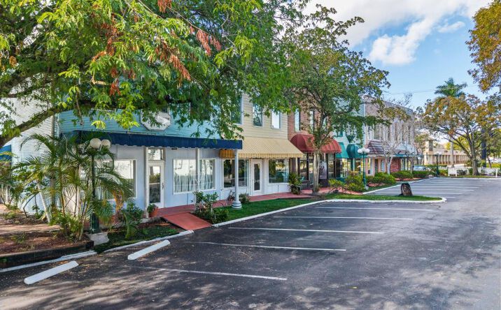 Pictures of Retail property located at 4066 W Broward Blvd, Plantation, FL 33317 for lease - image #1