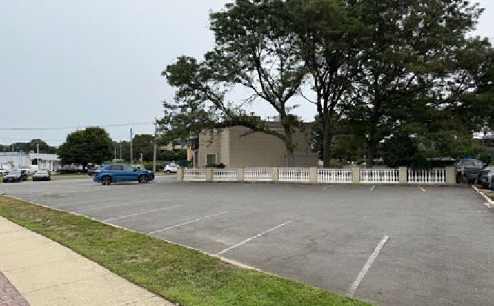 Pictures of Retail, Restaurant property located at 1198 Walt Whitman Road, Melville, NY 11747 for lease - image #1