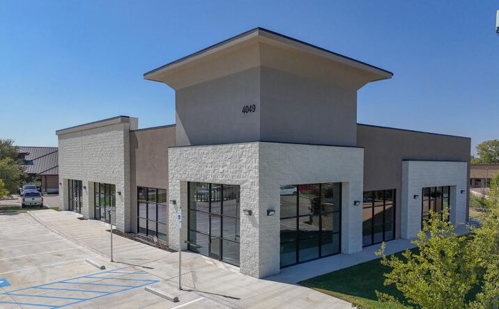 Pictures of Retail property located at Carrollton Value Add, Carrollton, TX 75010 for lease - image #1