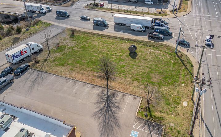 Pictures of Restaurant property located at 493 Waldron Rd, La Vergne, TN 37086 for lease - image #1