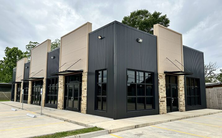 Pictures of Office, Retail, Special Purpose property located at 1211 N Twin City Hwy, Nederland, TX 77627 for lease - image #1