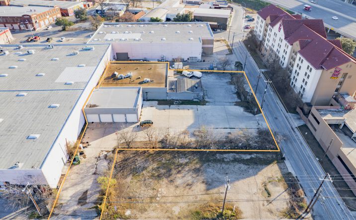 Pictures of Office, Retail, Industrial property located at 414 Live Oak St, San Antonio, TX 78202 for lease - image #1