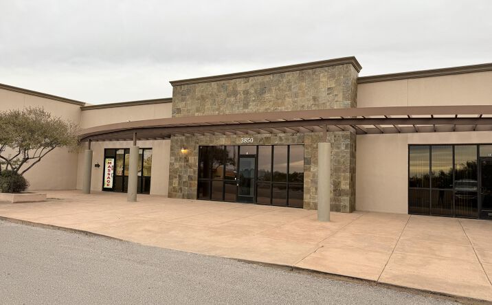 Pictures of Retail, Office, Special Purpose property located at 3850 Foothills Rd, Las Cruces, NM 88011 for lease - image #1