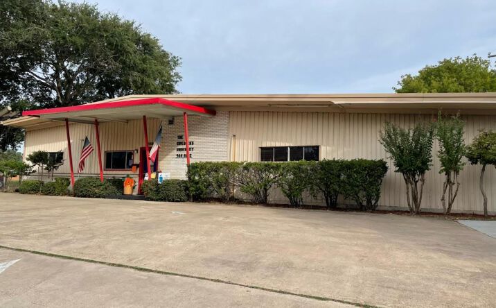 Pictures of Office, Retail, Special Purpose property located at 1407 Blackburn Dr, Pasadena, TX 77502 for lease - image #1