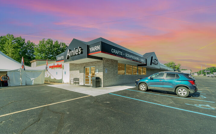Pictures of Retail, Office, Special Purpose property located at 3741 W Houghton Lake Dr, Houghton Lake, MI 48629 for lease - image #1
