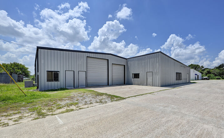 Pictures of Industrial property located at 11737 TX-75, Willis, TX 77378 for lease - image #1