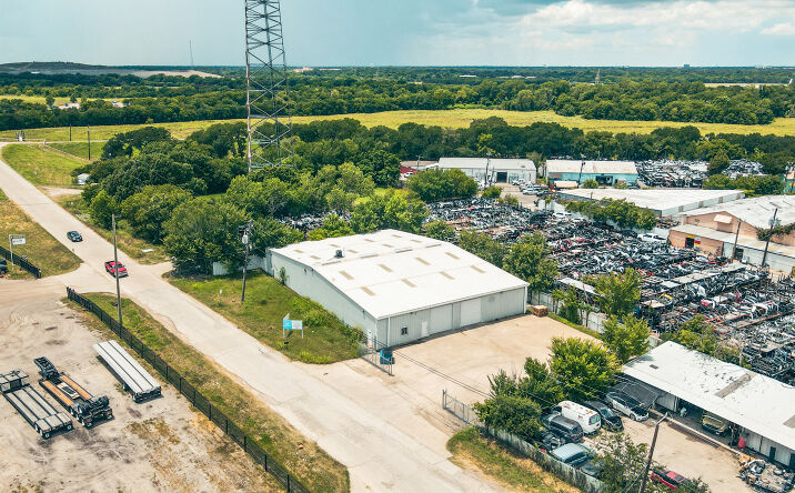 Pictures of Industrial property located at 6361 Singleton Blvd, Dallas, TX 75212 for lease - image #1