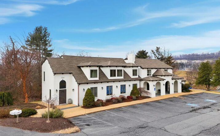 Pictures of Office property located at 2704 Spotswood Trail, Harrisonburg, VA 22801 for lease - image #1