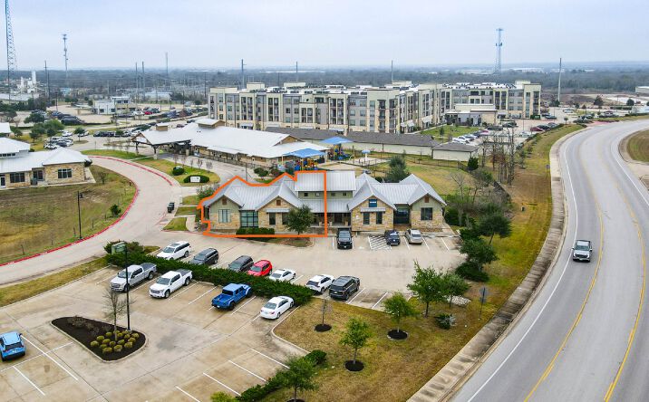 Pictures of Office property located at 4508 Mills Park Cir, College Station, TX 77845 for lease - image #1