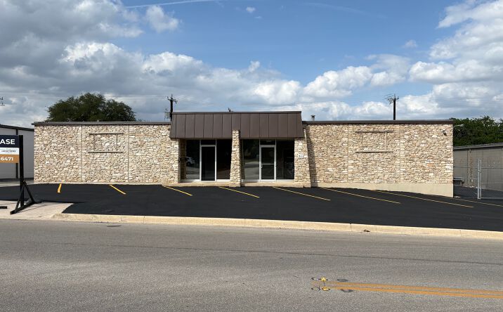Pictures of Industrial property located at 511 W Rhapsody Dr, San Antonio, TX 78216 for lease - image #1