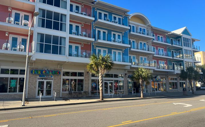 Pictures of Retail, Restaurant property located at 1400 S Ocean Blvd, Myrtle Beach, SC 29577 for lease - image #1