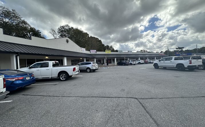 Pictures of Retail property located at 216 Atlanta Rd, Cumming, GA 30040 for lease - image #1