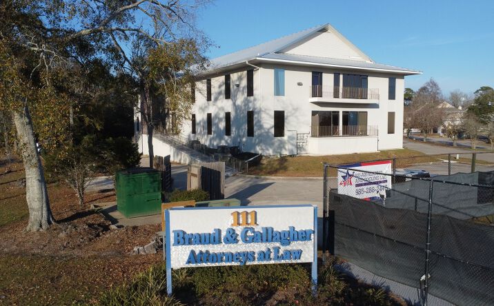 Pictures of Office property located at 111 N Causeway Blvd, Mandeville, LA 70448 for lease - image #1