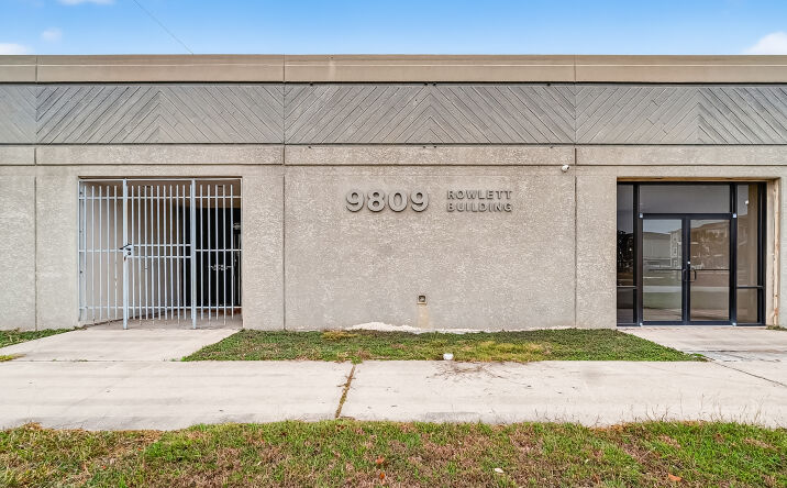 Pictures of Office, Retail property located at 9809 Rowlett Rd, Houston, TX 77075 for lease - image #1