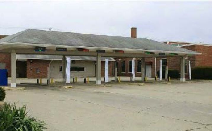 Pictures of Retail property located at 25 S Noble St, Shelbyville, IN 46176 for lease - image #1